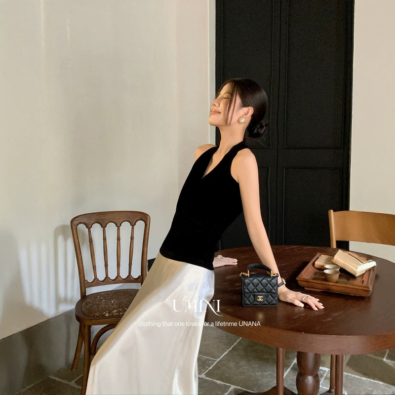 U+MINI Thirteen Lines D6939 New French V-neck Pleated Vest Top Elegant Velvet Shirt U+MINI Thirteen Lines D6939 New French V-neck Pleated Vest Top Elegant Velvet Shirt