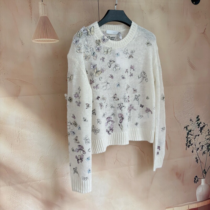 Nanyou High-End Version D Brand 26 Spring Collection Heavy Embroidery 3D Butterfly Design Slightly Sheer Round Neck Long Sleeve Thin Knit Sweater Nanyou High-End Version D Brand 26 Spring Collection Heavy Embroidery 3D Butterfly Design Slightly Sheer Round Neck Long Sleeve Thin Knit Sweater