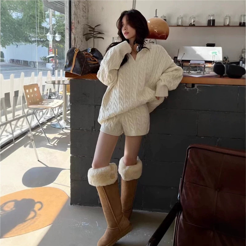 Woolen casual style twisted collar knit sweater two-piece set for women, spring and autumn high-waisted stylish versatile shorts set Woolen casual style twisted collar knit sweater two-piece set for women, spring and autumn high-waisted stylish versatile shorts set