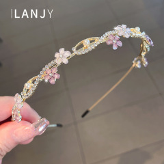 Pearl Flower Headband for Women, Korean Style Influencer Outfit, Sweet and Elegant Hair Pin Headband for Women, High-End Hairstyle Accessory, Summer