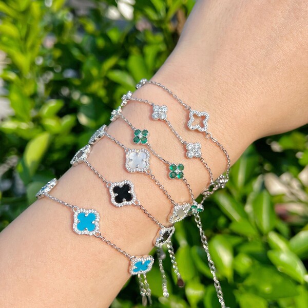 Fashionable silver bracelet