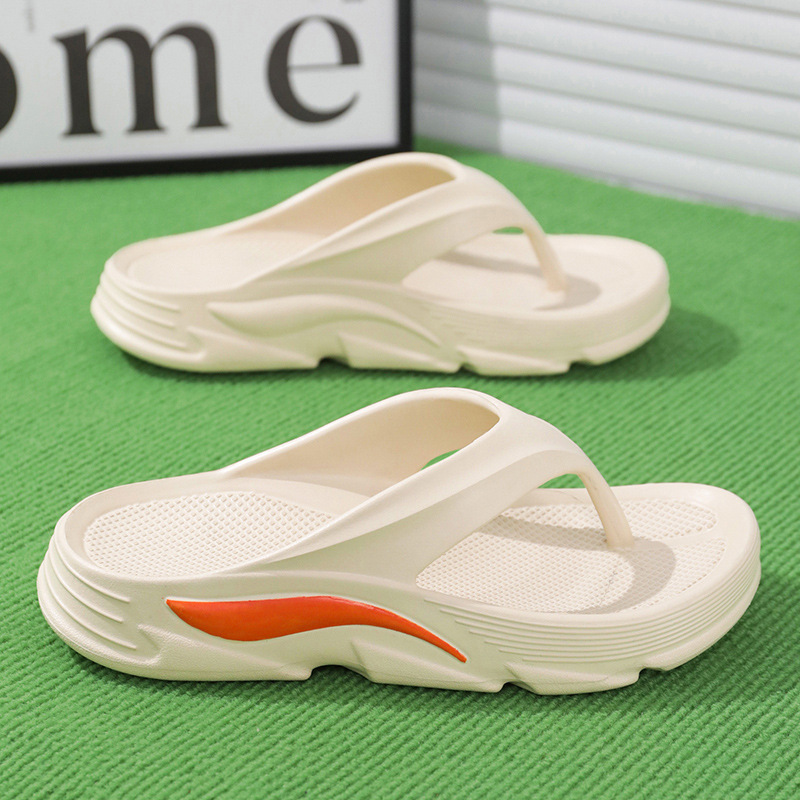 Zapatillas de flip flop para hombres 2024 nuevo tipo de verano antideslizante de fondo suave de playa para hombres zapatillas de clip especial al aire libre