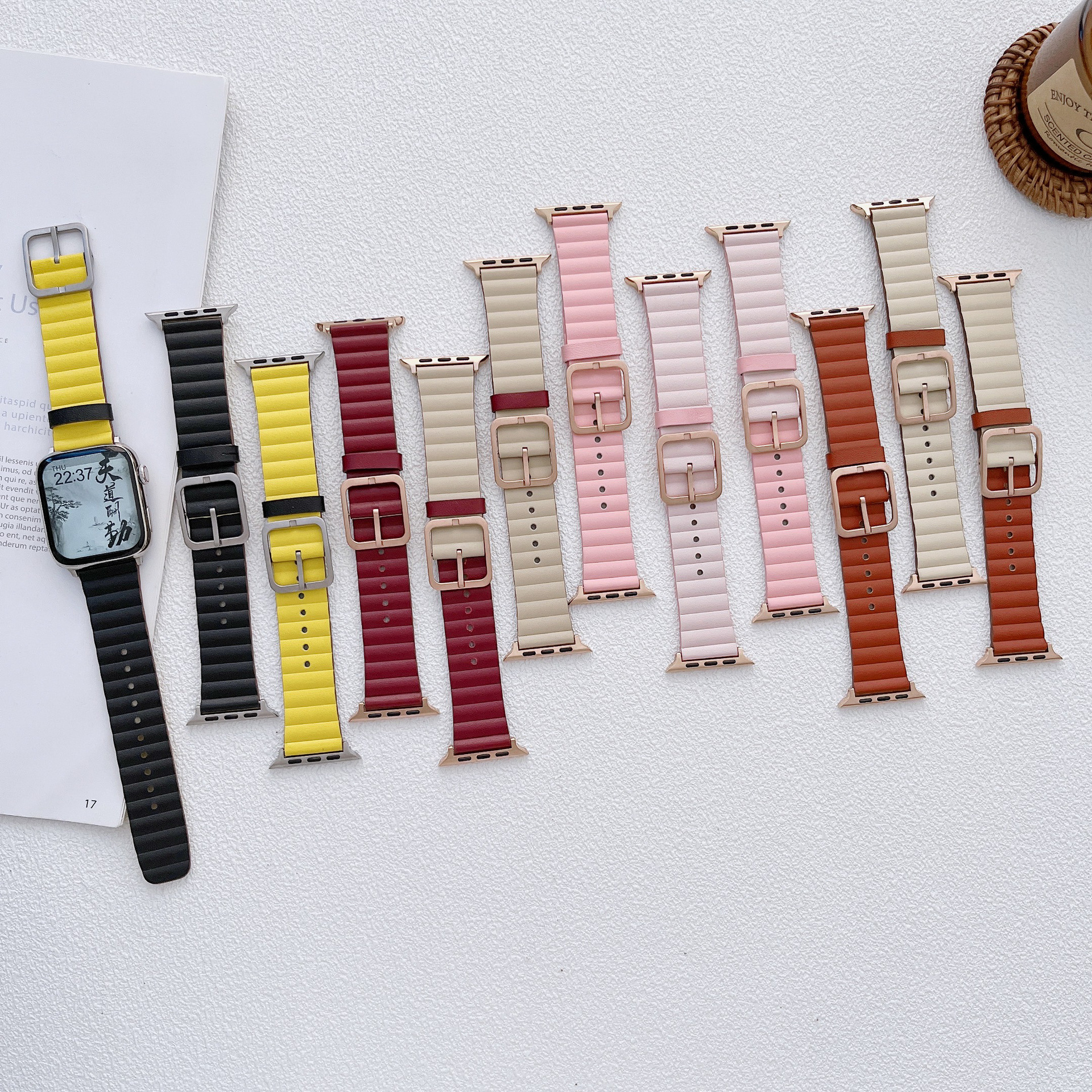 Suitable for Apple iwatch Strap Apple Watch8/7/SE/6 Genuine Leather Double Face Japanese Buckle Strap