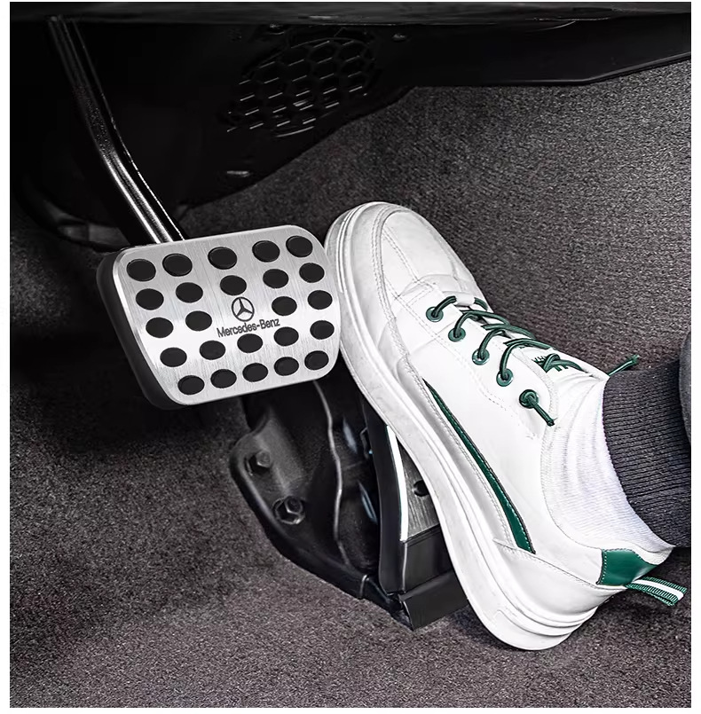 Suitable for Mercedes-Benz's New C-Class Eqe Brake Accelerator Pedal C200Lglc260 New E-Class Foot Pedal Without Punching Modification
