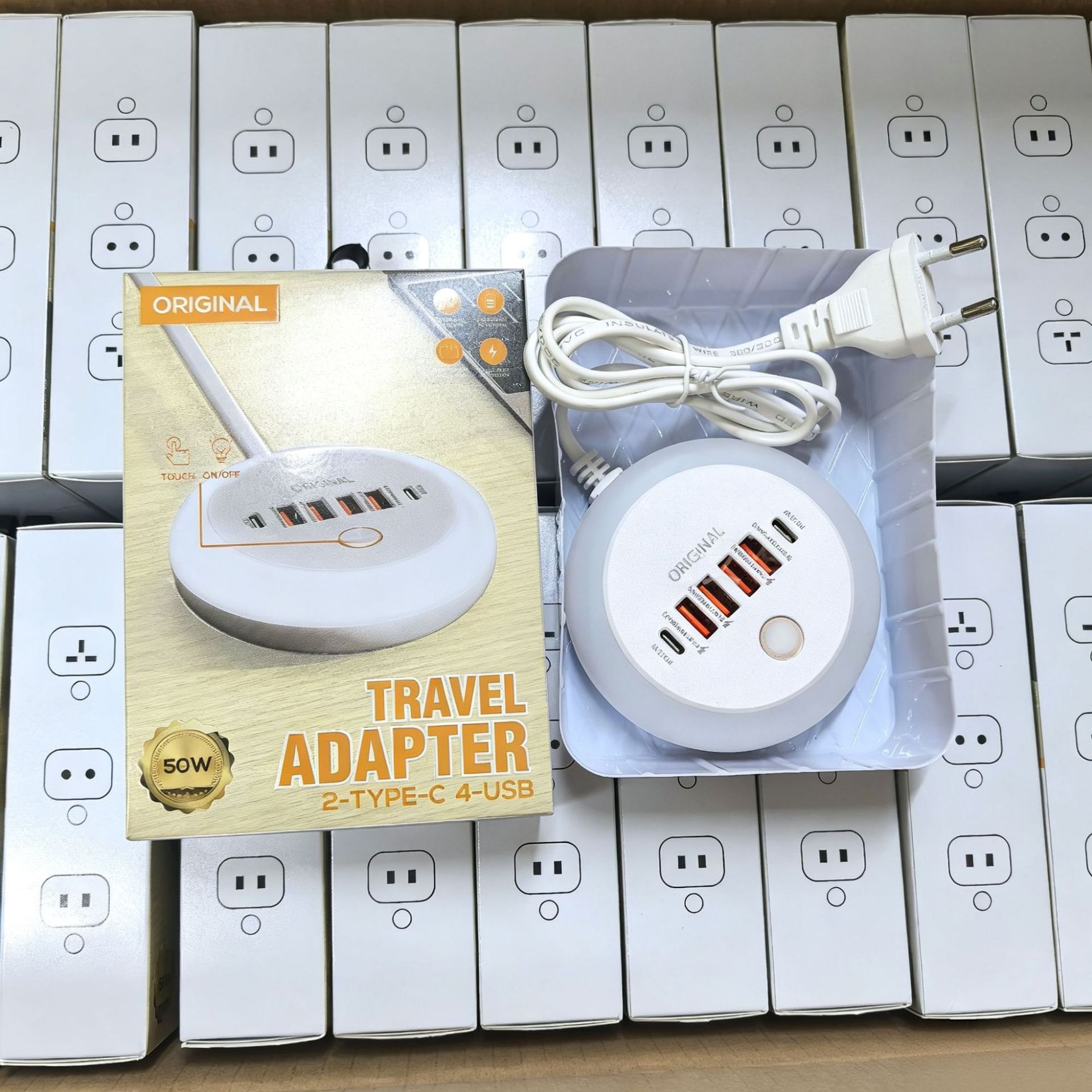 Sınır Ötesi Yeni Model Yuvarlak PD50W Çoklu Hızlı Şarj Çoklu Fonksiyonlu Aydınlatmalı Priz 4USB+Çift Type-C Akıllı Şarj Başlığı
