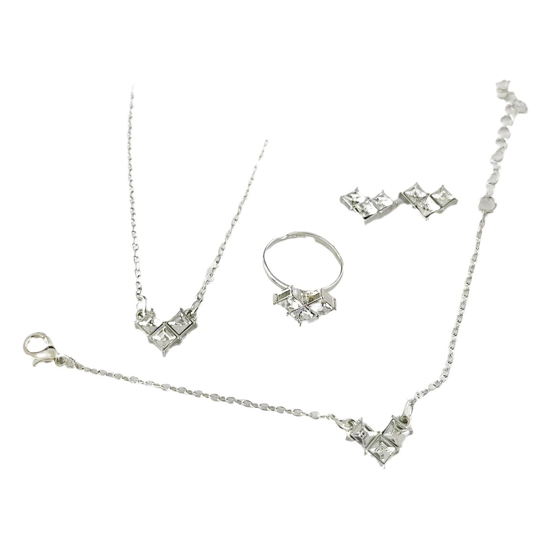 Europea y americana transfronteriza nuevo collar traje de moda exquisita aleación incrustaciones accesorios amor collar pendientes conjunto de cuatro piezas al por mayor