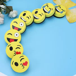 板擦;黑板;笔筒