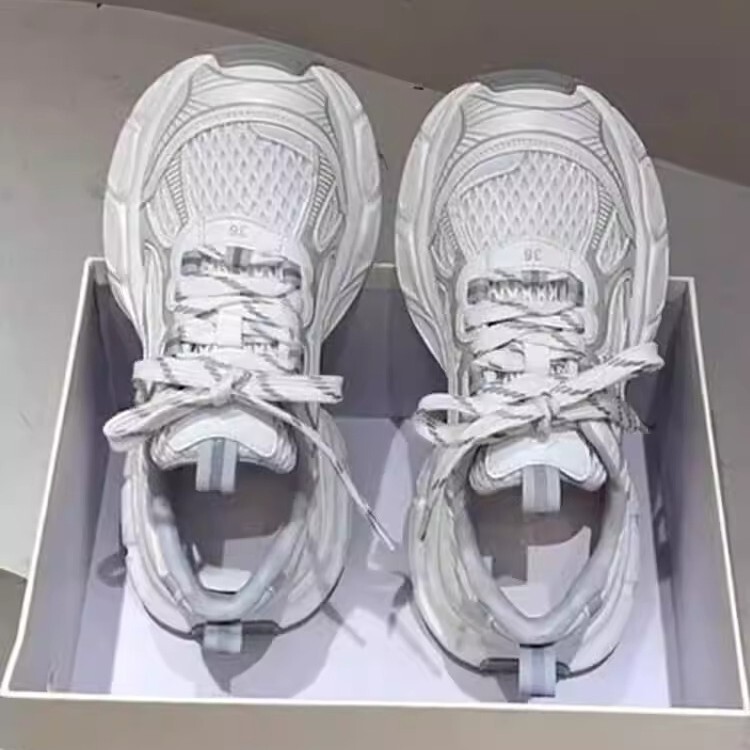 Women's Dad Shoes 2026 Spring and Autumn New Thick-Soled Breathable Sneakers with Laces, Casual Shoes, Super Popular on Instagram, Internet Celebrity Hot Item Women's Dad Shoes 2026 Spring and Autumn New Thick-Soled Breathable Sneakers with Laces, Casual Shoes, Super Popular on Instagram, Internet Celebrity Hot Item