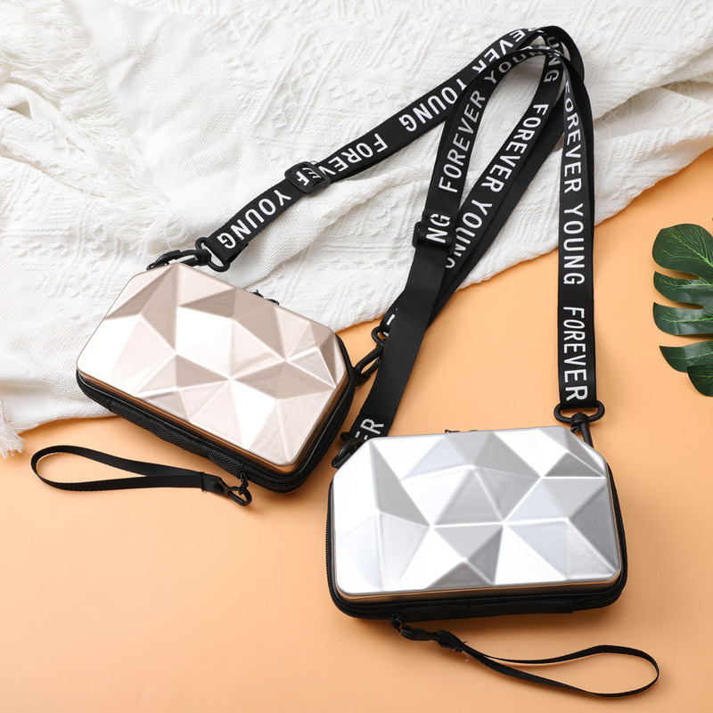 Korean-style multifunctional travel storage portable makeup bag, waterproof and wear-resistant hard shell crossbody PC makeup bag manufacturer Korean-style multifunctional travel storage portable makeup bag, waterproof and wear-resistant hard shell crossbody PC makeup bag manufacturer