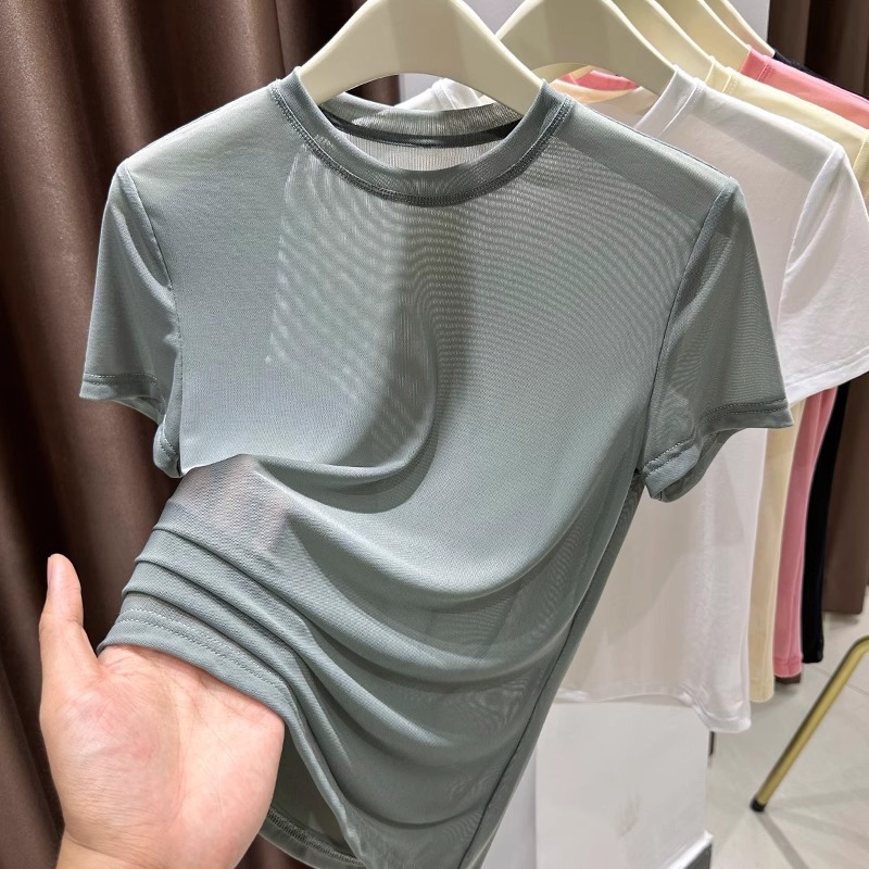 회색