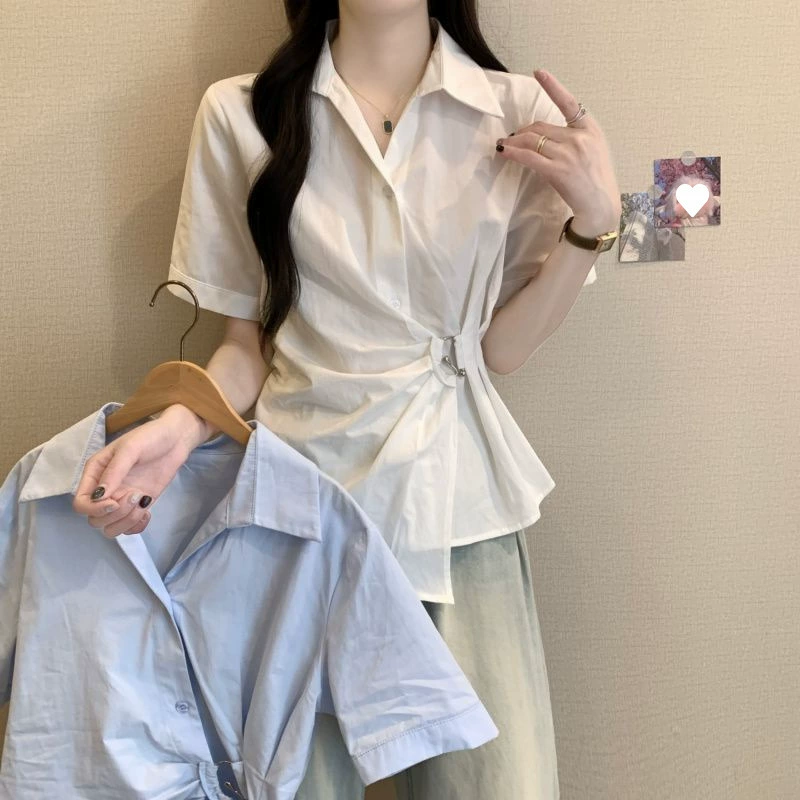 Утягивающая талию рубашка с короткими рукавами нестандартной формы, летняя новая дизайнерская синяя рубашка на правое плечо, свободная рубашка для похудения