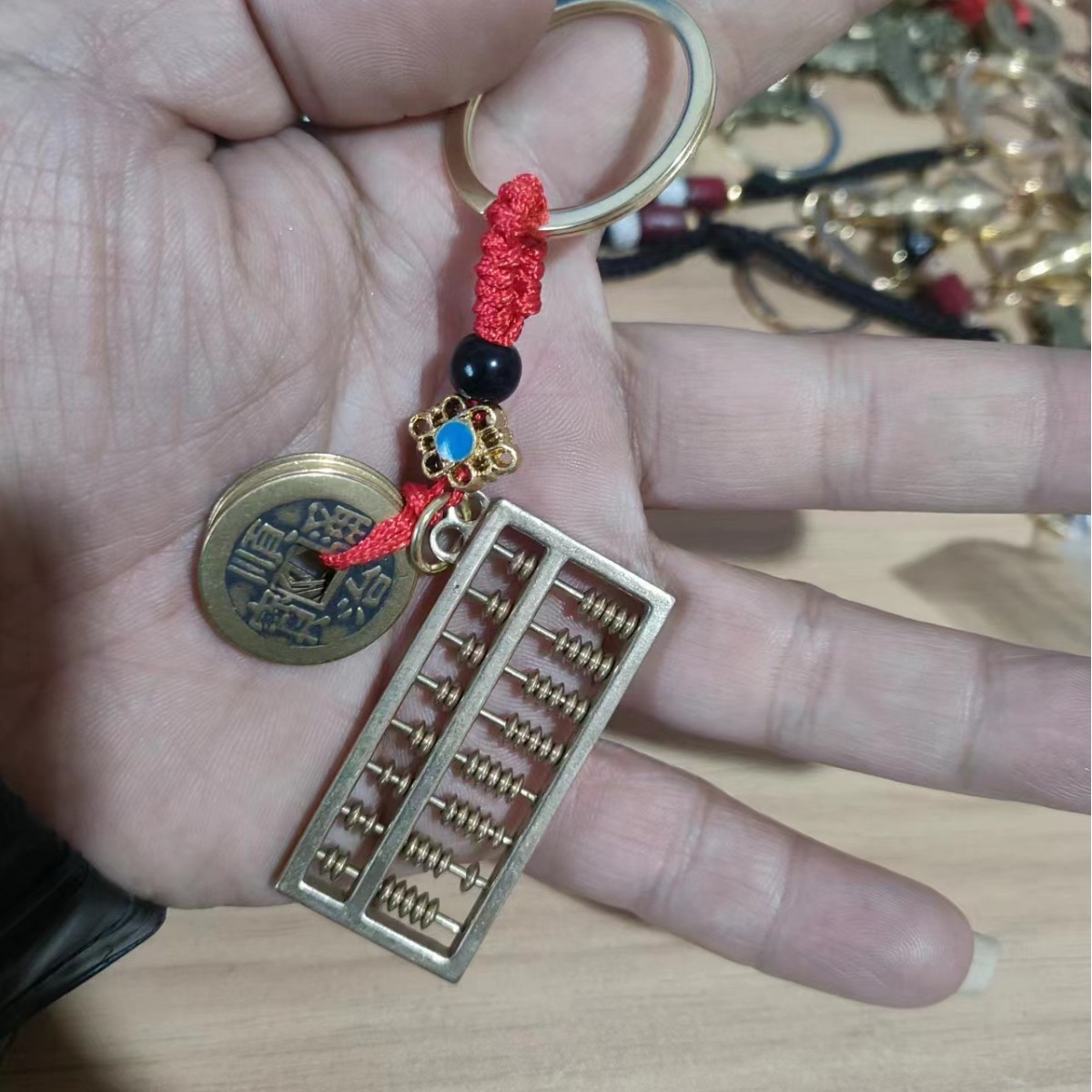 Puesto de venta caliente en lugares escénicos Cinco emperadores dinero latón llavero de coche calabaza de cobre joyería colgante regalo de evento