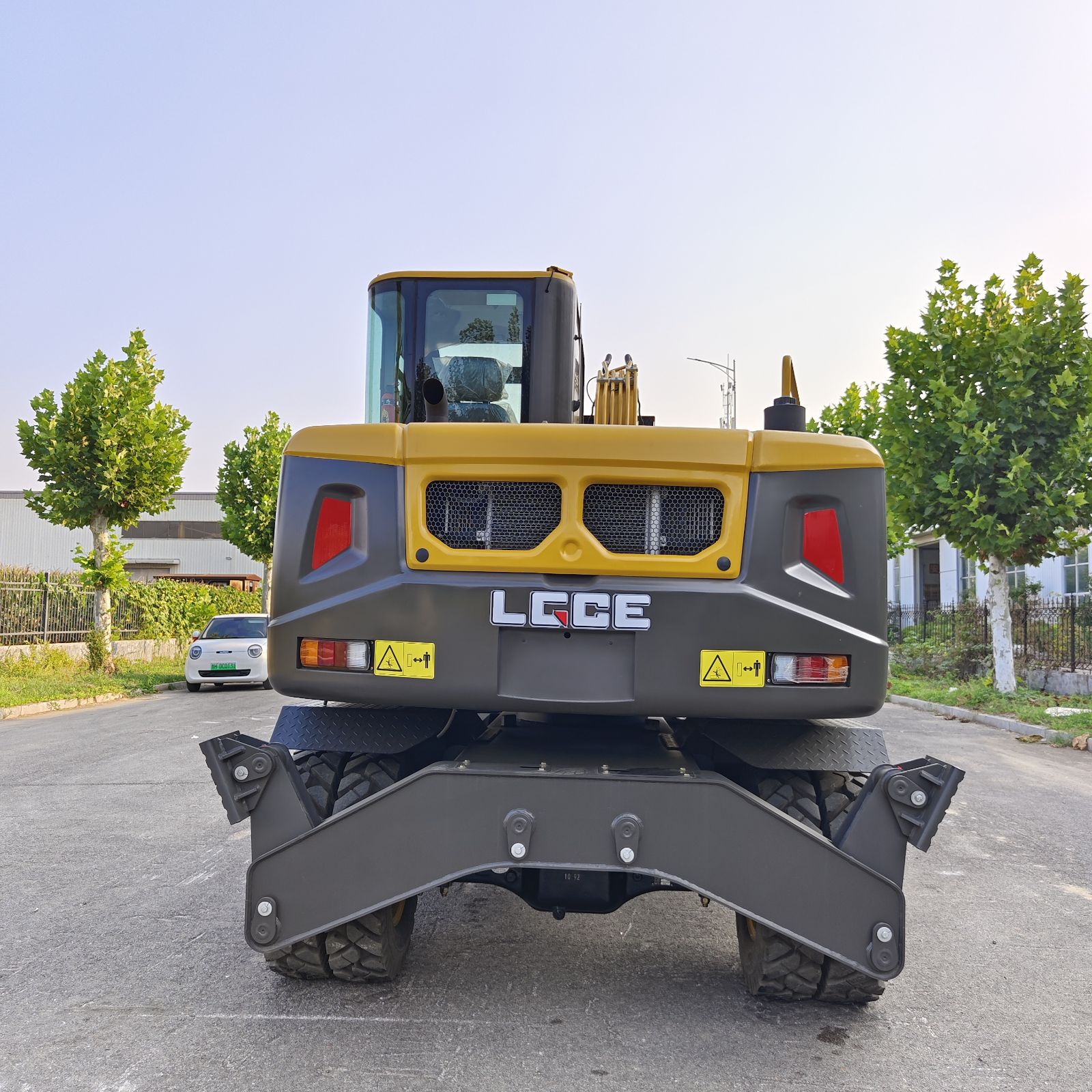 临工建机抓木机 挖掘机 旋转装载机 挖树根 码垛机 叉车 爪车