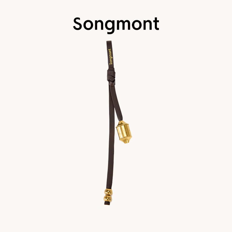 Hay un tubo giratorio de pino, piedra, semillas de Bodhi, calabaza, taza de alivio de preocupaciones