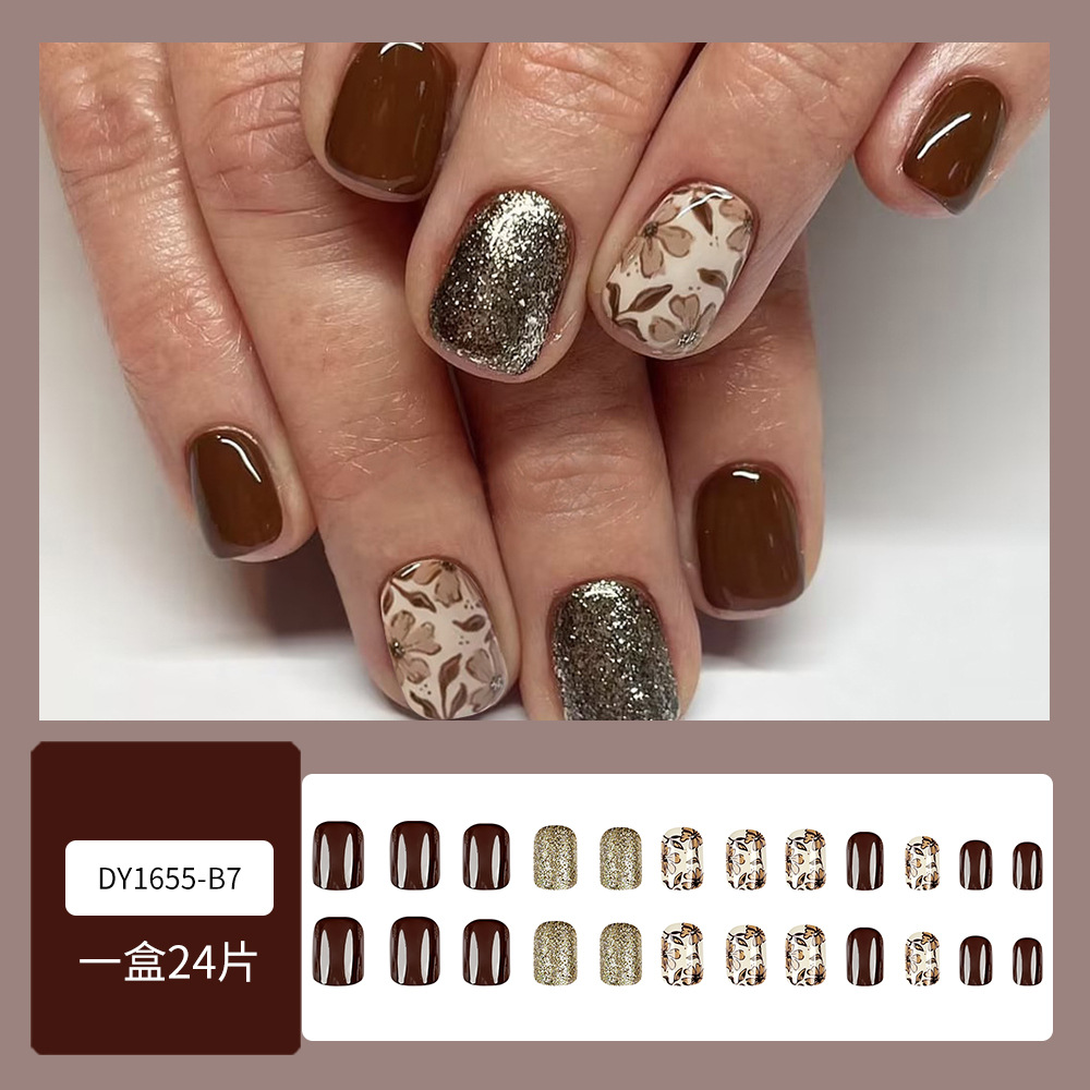 Ventas transfronterizas calientes retro café marrón manicura simple parche de uñas falsas parches de uñas blanqueadoras de estilo cuadrado europeo