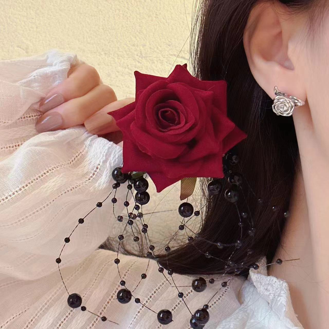 設計不對稱紅色玫瑰花珍珠流蘇耳環女小眾高級感誇張925銀針耳飾~