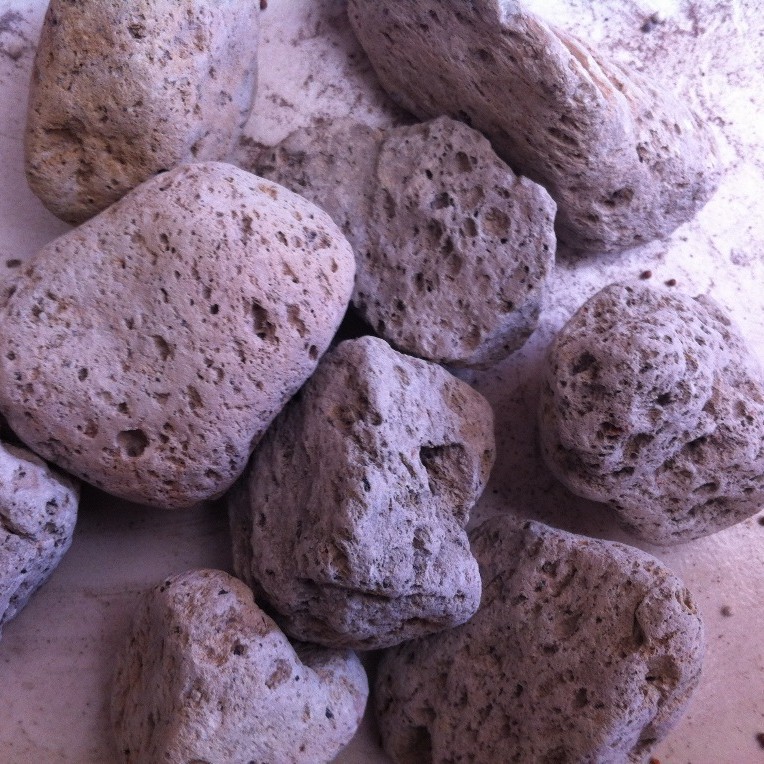 厂家供应火山轻石浮石多肉种植拌土铺面微景观水族垫底滤材兰花石