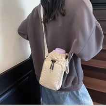 С��Ů��б���С������e�ٴ��֙C��ˮ�ذ������羳С����