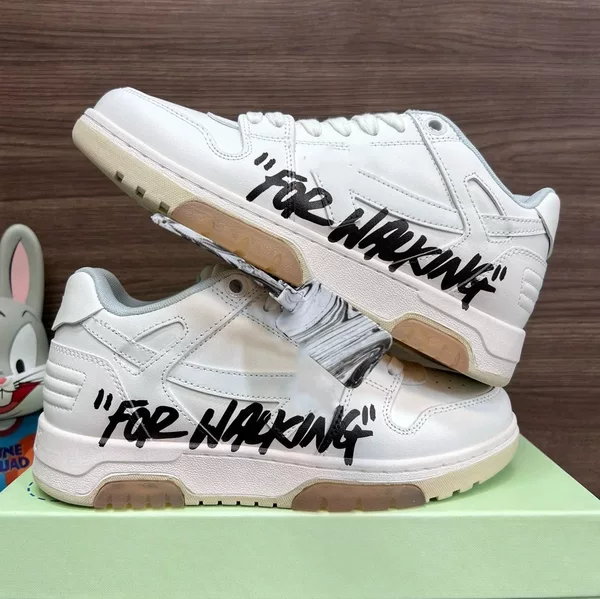High-End of Collaboration Sneakers with Black and White Arrow Design, Unisex Skate Shoes, Comfortable Casual Trendy Shoes, Versatile Sports and Commuting Shoes