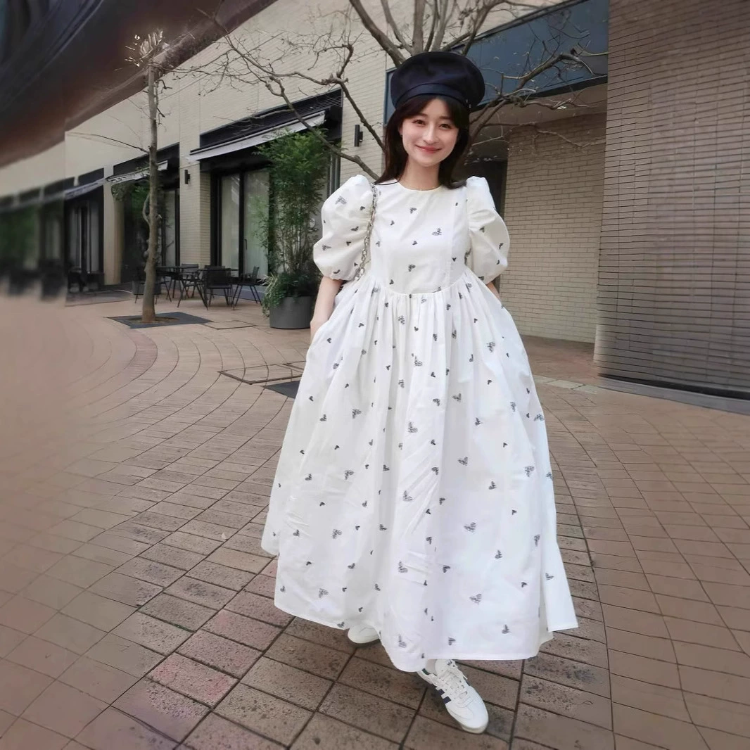 Сухой журавль весенне-летний французский дизайн с вышивкой темпераментный рукав платье удобное и дышащее белое платье