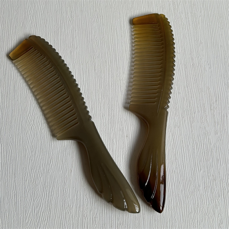 Horn Comb Thickened Handle Carved Massage Comb for Men and Long Hair Scalp Care 18cm key features