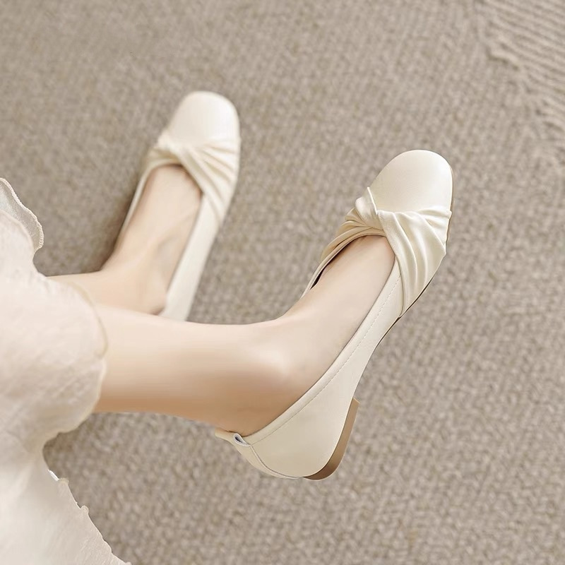 Soft-Soled Slip-On Women's Shoes, Spring Shallow-Mouth Flats, 2026 New Fashion Versatile Fairy-Style Shoes to Match with Dresses, Flat Shoes