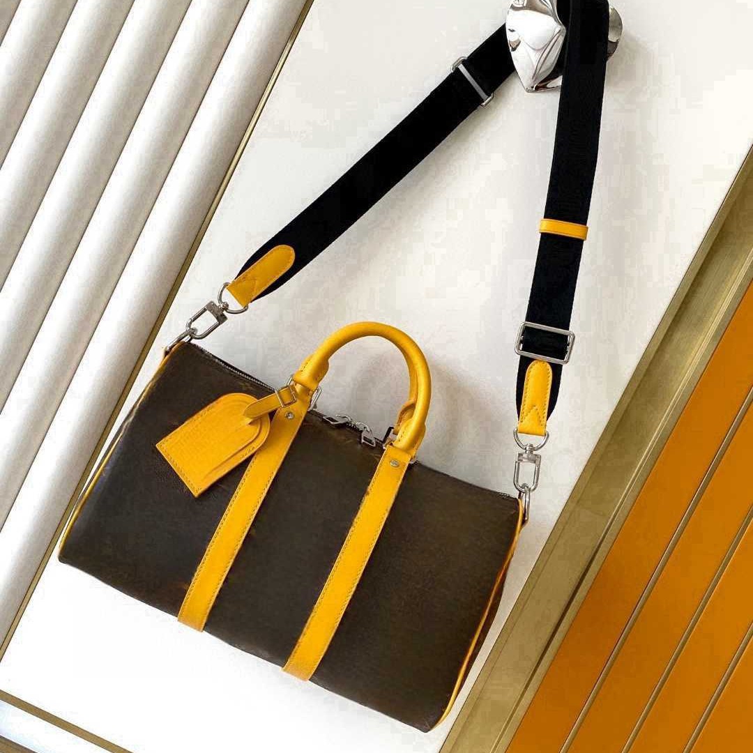 classic fashionable handheld travel bag