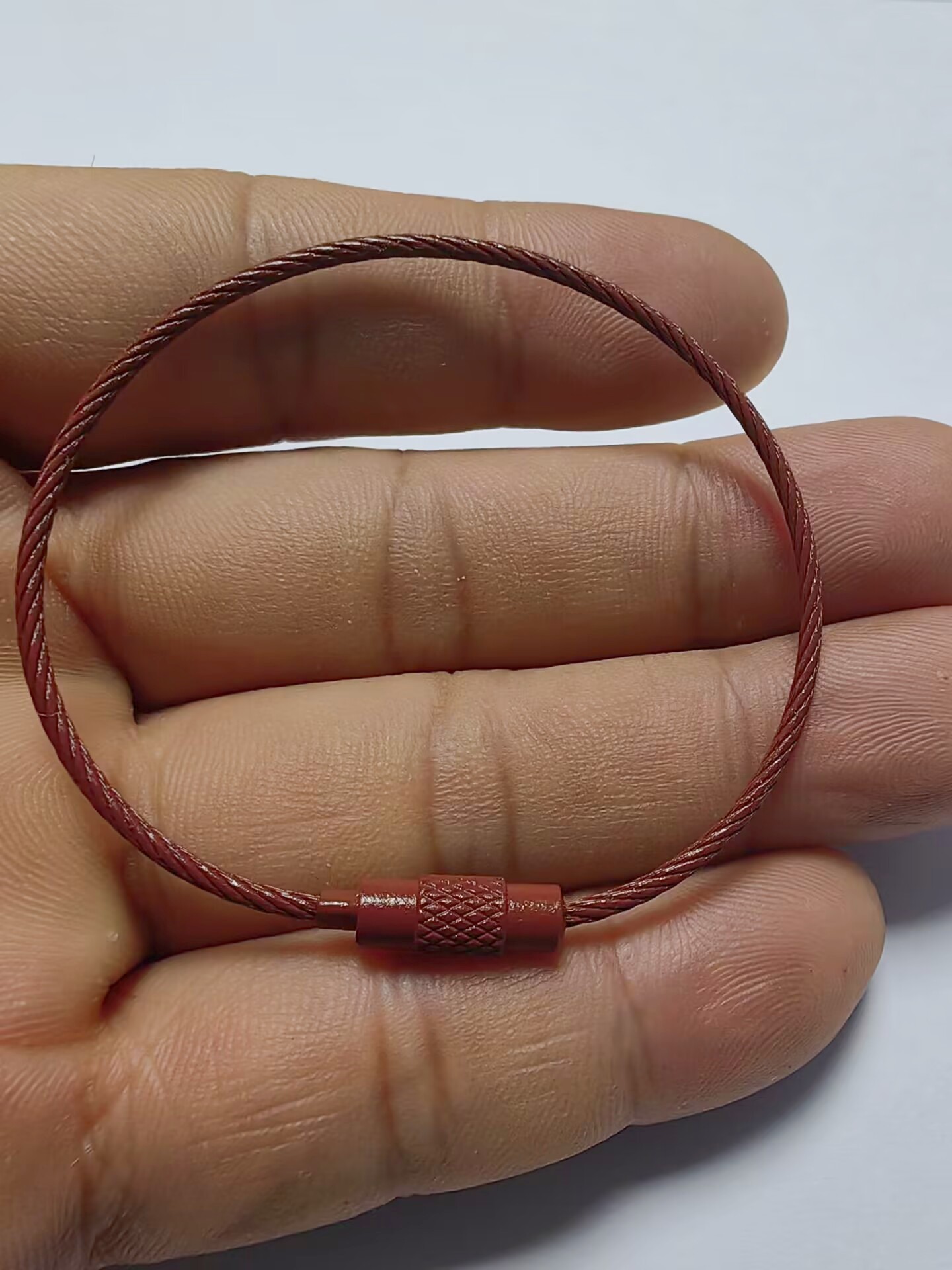Fabricante Wholesale   Anillo de alambre de acero inoxidable de varios colores   Cordón Keychain    1.5 * 15 cm