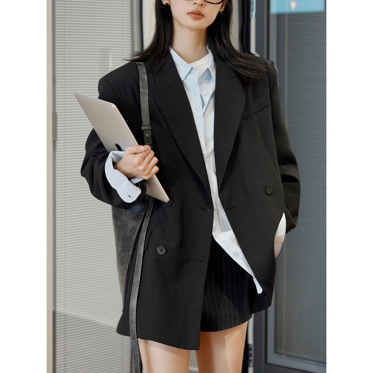 Autumn retro suit for leisure
