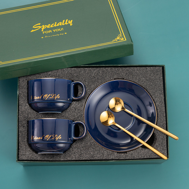 Factory wholesale creative European ceramic coffee cups and saucers fashion Phnom Penh practical gifts coffee spoon and saucer suit logo