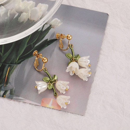 Forest style lily of the valley flower cluster ear clips, summer tulip earrings, sweet retro small fresh earrings, screw ear clips