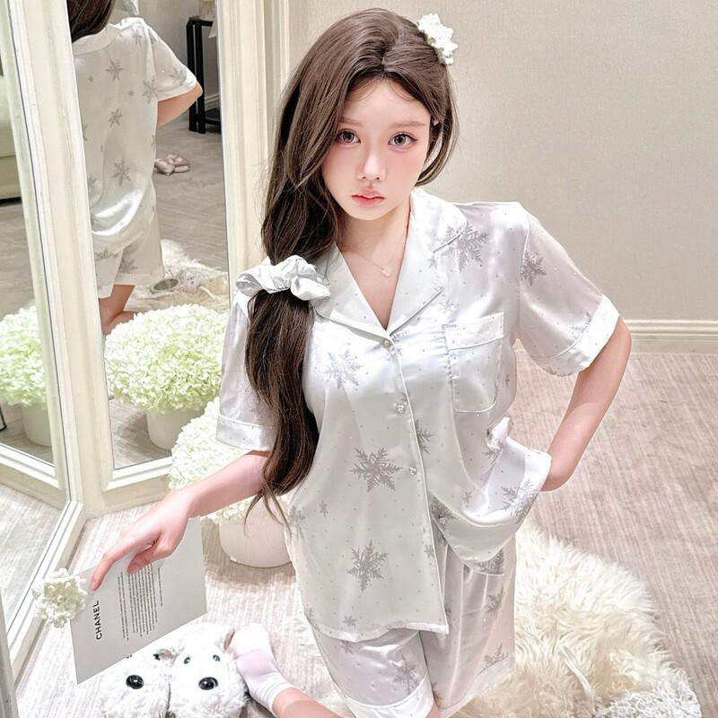 2026 Cross-Border Light Luxury Flowing Snowflake Ice Silk Pajamas for Women, Spring and Autumn Long-Sleeve Loungewear, Thin and Suitable for Wearing Outside in Summer 2026 Cross-Border Light Luxury Flowing Snowflake Ice Silk Pajamas for Women, Spring and Autumn Long-Sleeve Loungewear, Thin and Suitable for Wearing Outside in Summer