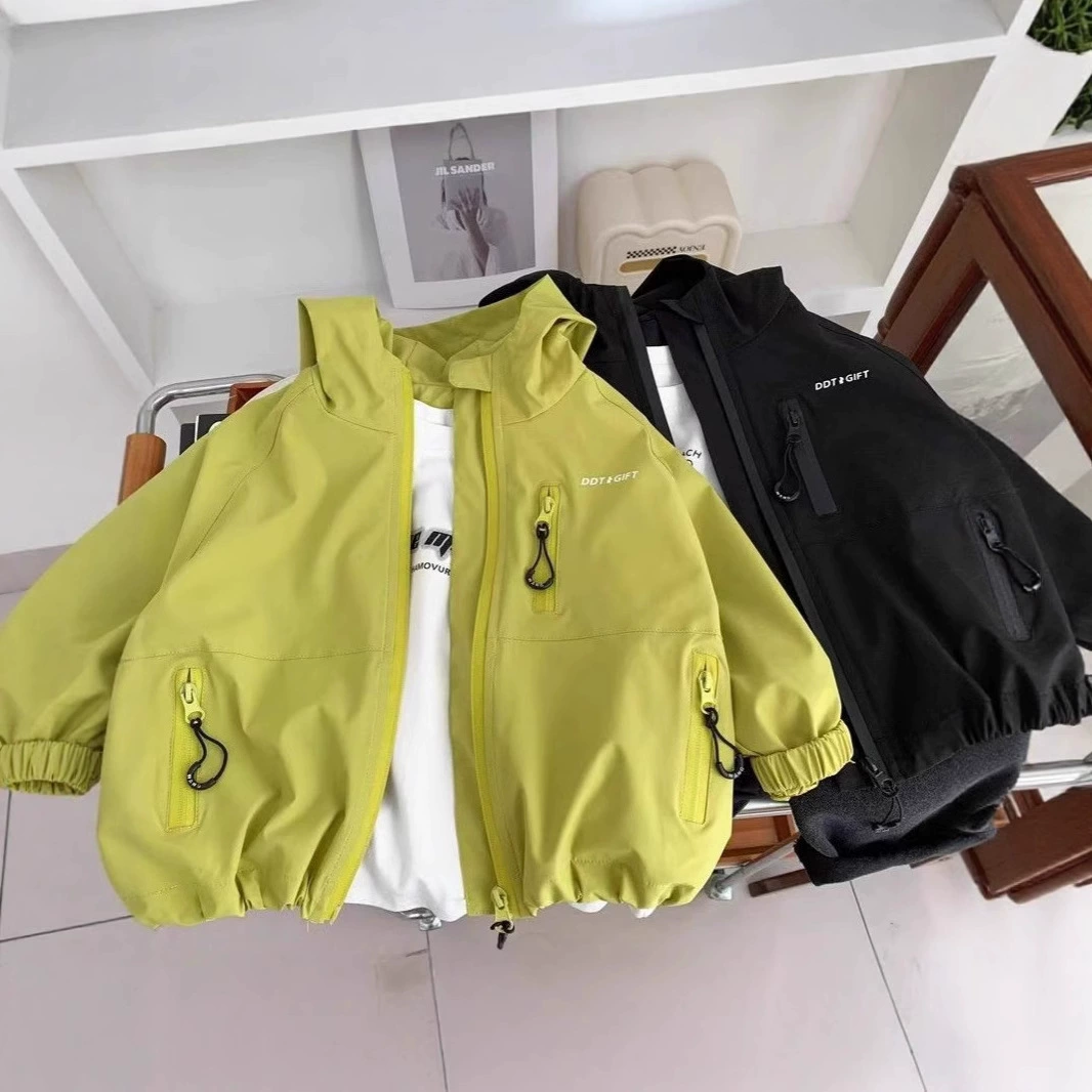 Детская весенняя ветровка 2025 новый стиль куртка для мальчиков и девочек весенне-осенняя куртка с капюшоном повседневный топ