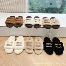 2024�����¿���ĸƤëһ�wһ����Ů����ëƽ�׾Ӽ��⴩�������Ь