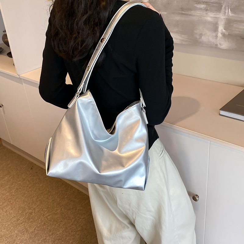 Bolsos de alta sensación para mujeres 2024 nuevo diseño minimalista bolso de hombro, bolso de mochila de gran capacidad, bolso de moda