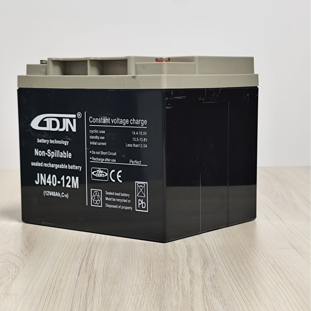 Ǧ������12V40����ʽ��ά����ط���վ̫���ܵ�������Ӧ���豸