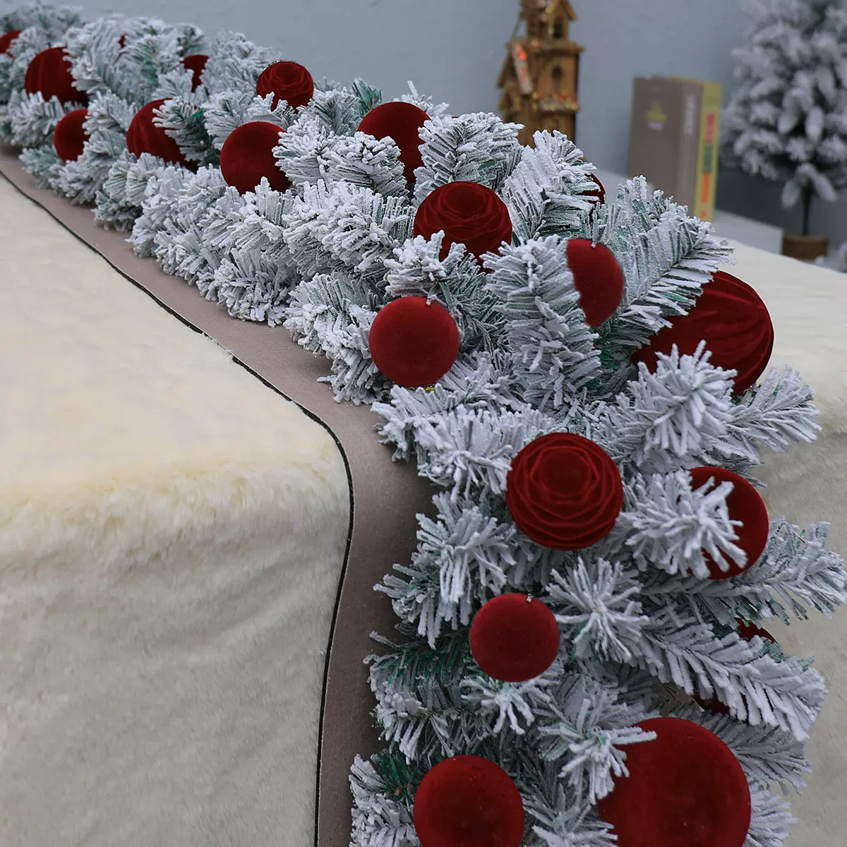 植绒装饰藤条加密圣诞节植绒球落雪酒店橱窗门头扶梯挂饰场景布置