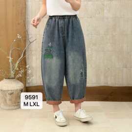 贴布绣花牛仔裤女 2026夏新款松紧腰文艺复古宽松大码九分裤 9591