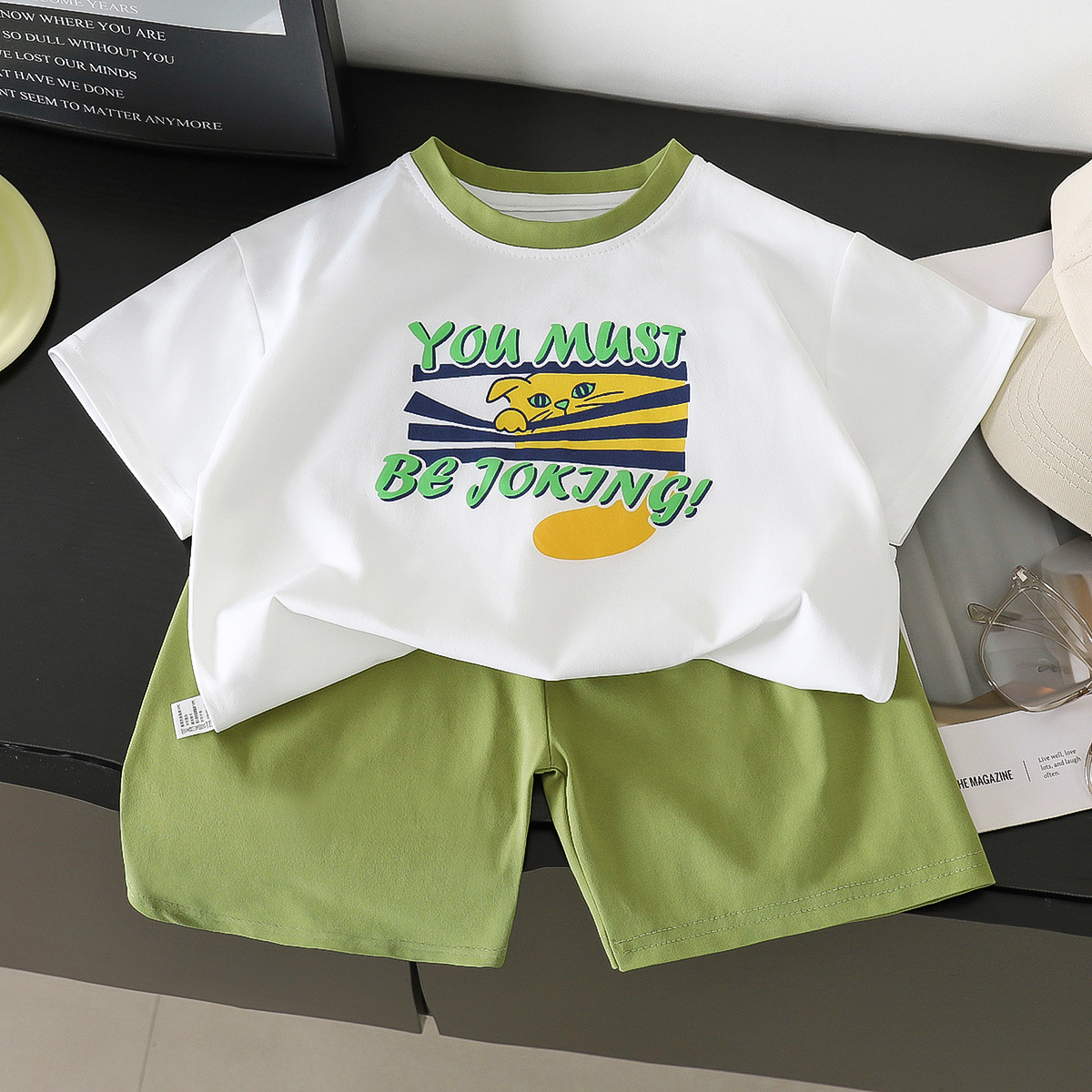 Set de manga corta para niños verano nuevo niño dibujos animados sueltos dos piezas set camiseta ropa de verano bebé ropa infantil