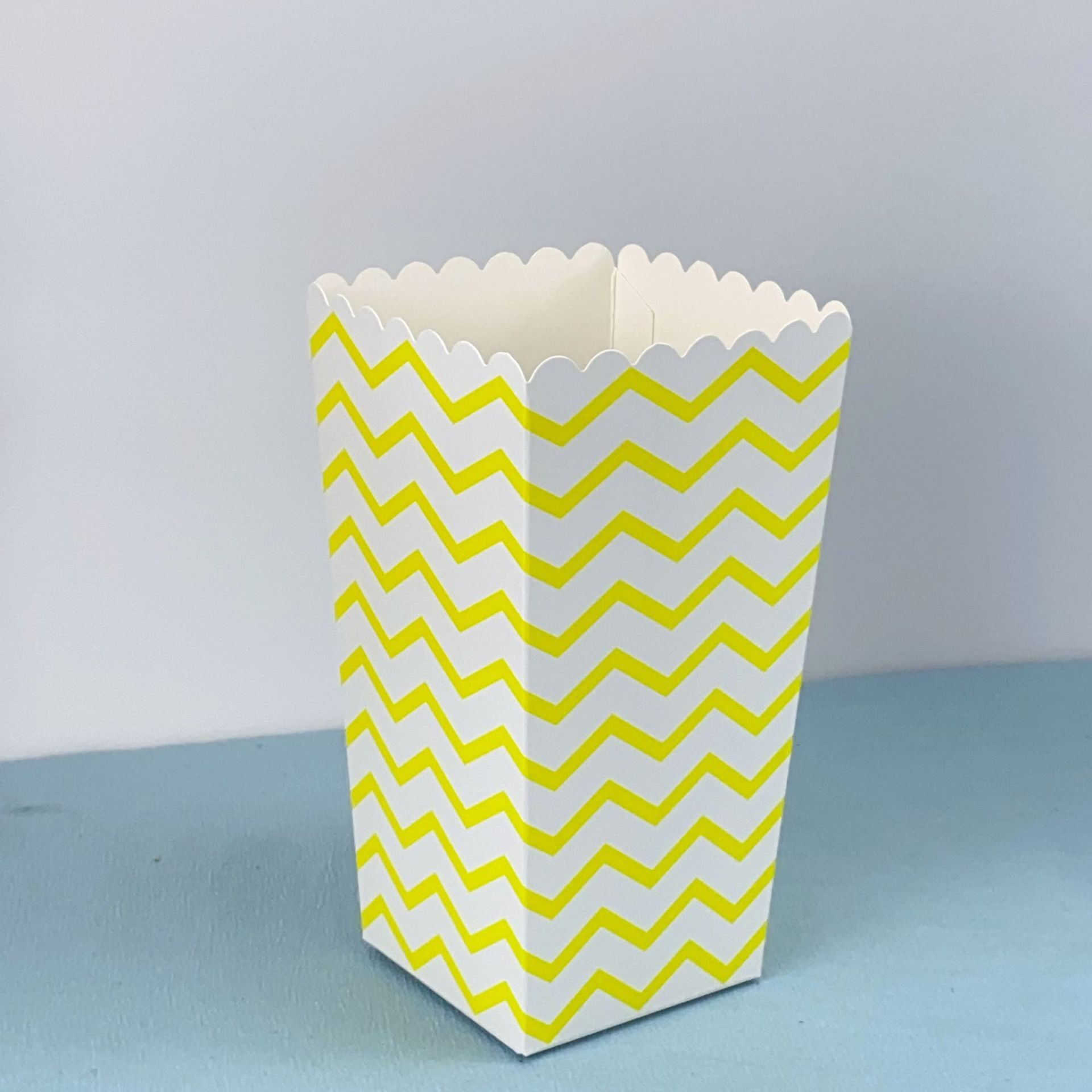 Cajas de palomitas de maíz rosas al por mayor transfronterizas con lunares y rayas, cajas de embalaje onduladas, 12 unidades/paquete, para snacks y alimentos.