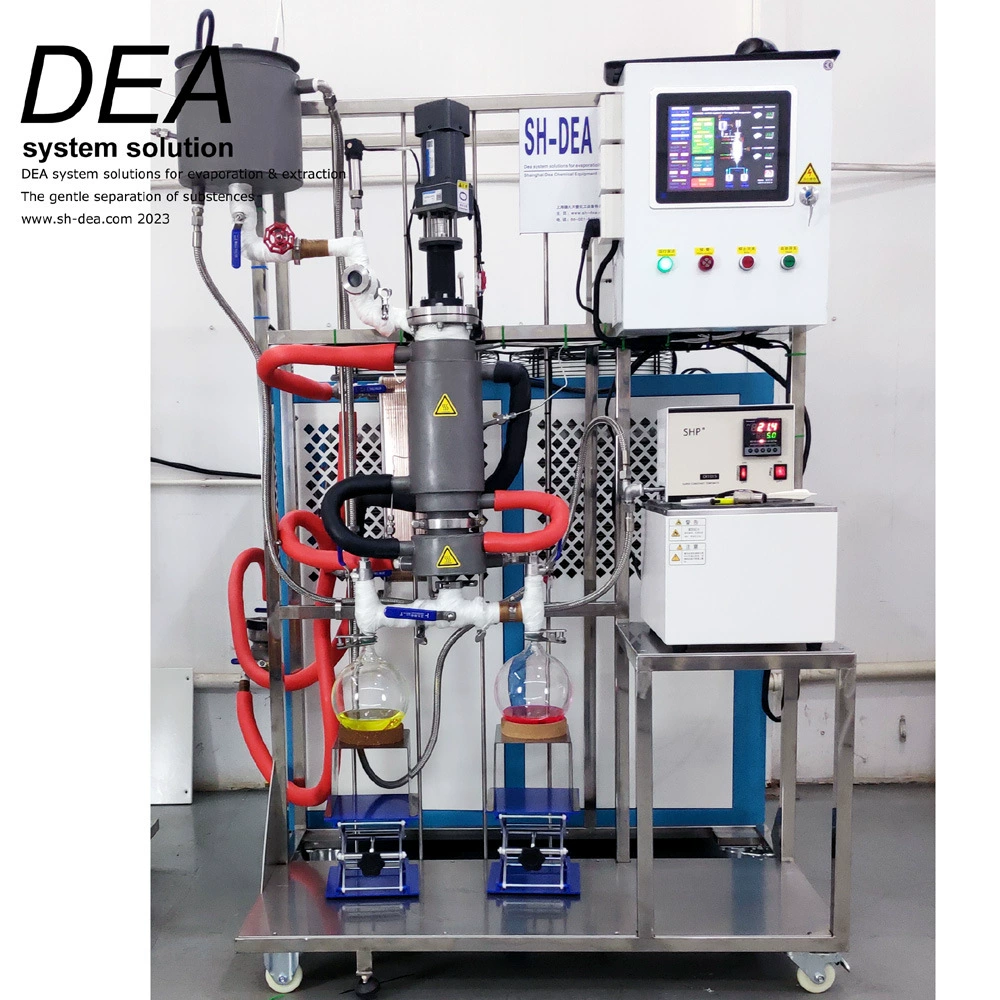 Пленочный испаритель DEA-BML-5J использует нагревательные и вакуумные технологии для размещения жидких веществ в пленке.