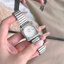 ��ϼ�Լ����ֵС��שŮ��С�ڸ߼��з���Ůʿ��ˮʯӢ�ִ��ֱ�