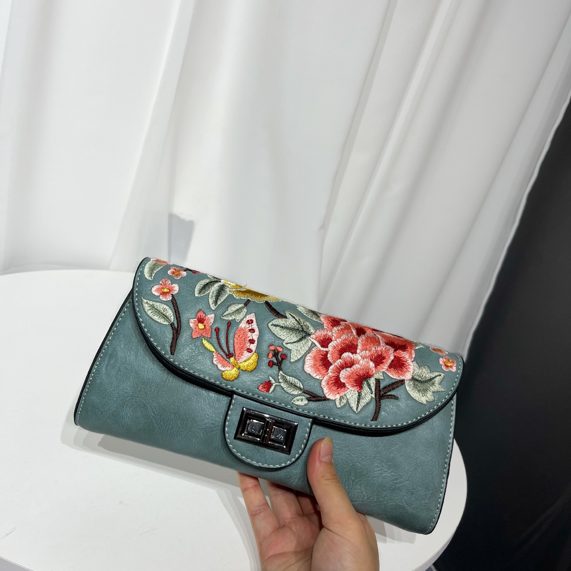 Retro ethnic one-shoulder bag
