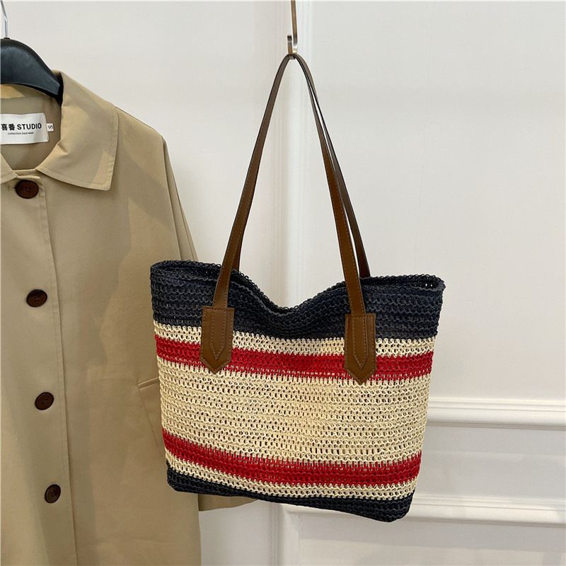 Wholesale of new straw woven bags for Spring 2025, large-capacity cross-border trendy and fashionable tote bags, casual commuting underarm bags undefined
