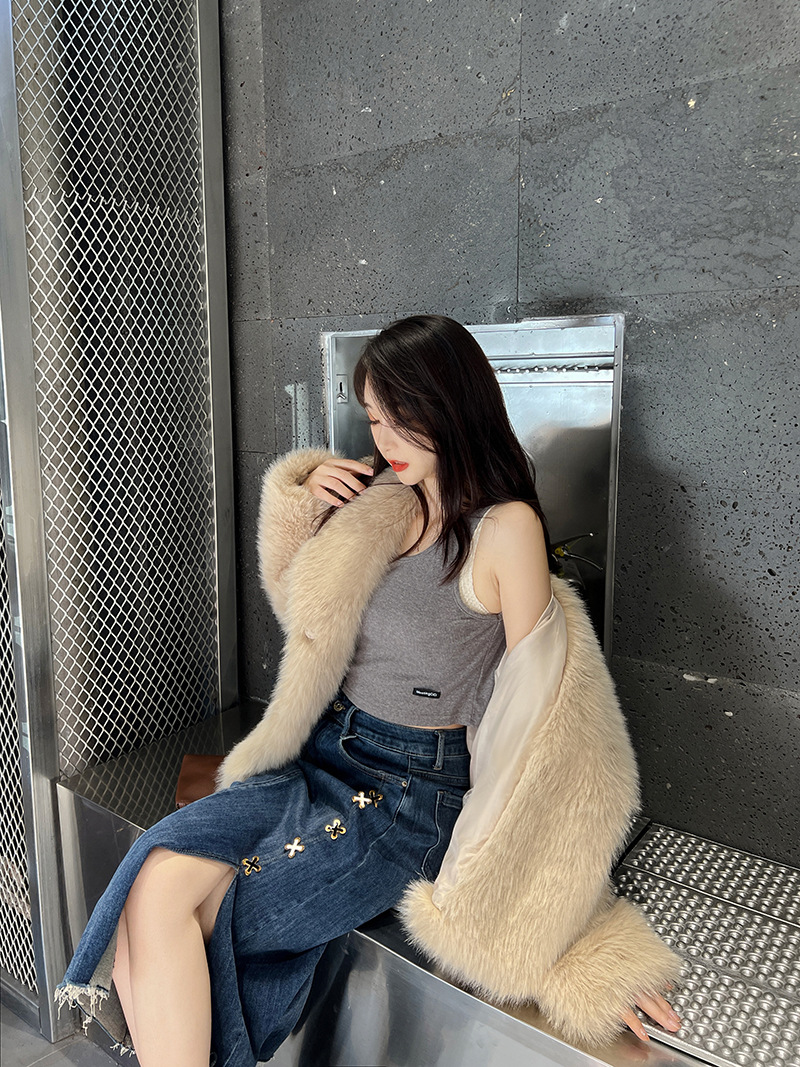 1400g Weight Faux Fur Coat Outerwear Type Long Sleeve Sleeve Length Regular Sleeve Sleeve Type Artificial Fur Fabric Type Regular Top Length Coat Tops Type Holiday, Daily Occasion Turndown Neckline Loose Fit Type Solid Color Pattern Winter, Autumn Season Women's Gender Elegant, Streetwear Style Women's Elegant Streetwear Solid Color Coat Faux Fur Coat 14