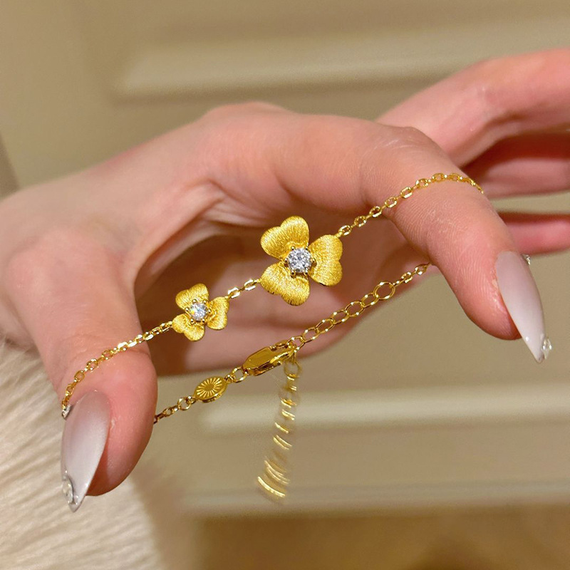 Handmade Brushed Clover Flower Bracelet French Light Luxury Exquisite Retro Sparkling Diamond Light Luxury High-End Feel