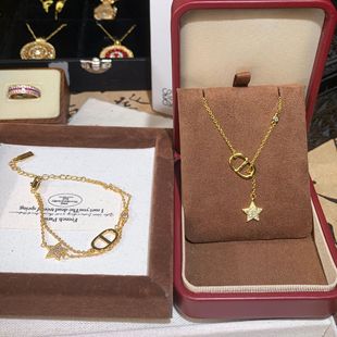 ���R�d�¿��CD�����p����ĸ���ins�߼������K��Ů�p�ݚ��|