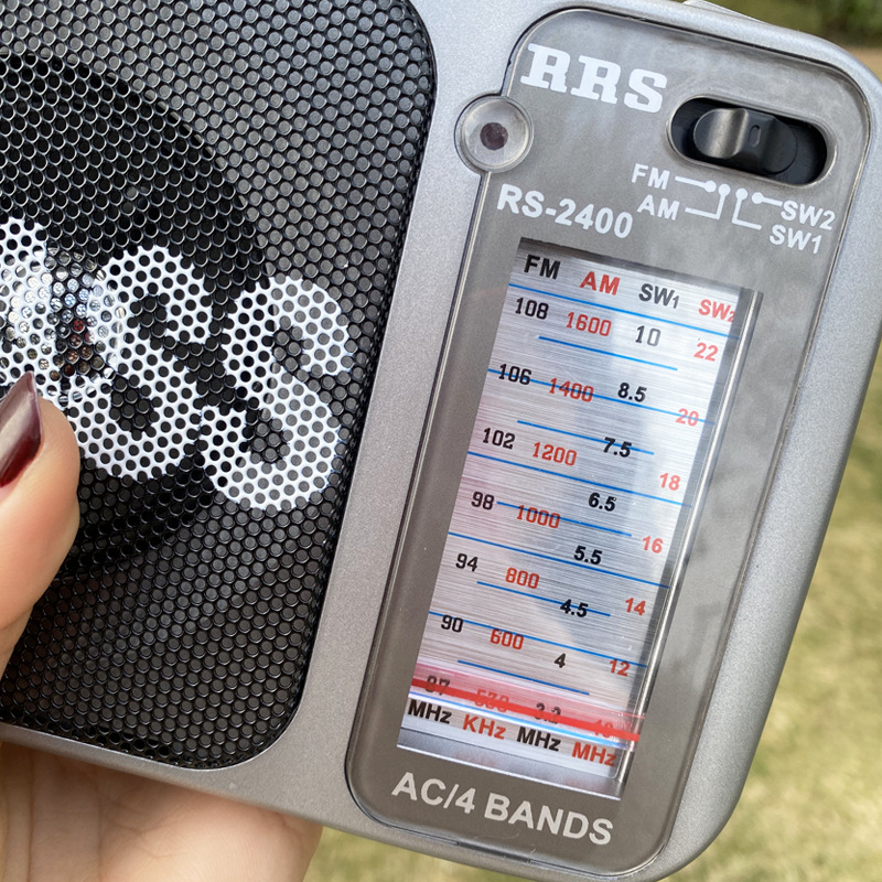 Fabricante de venta caliente multibanda pura radio portátil portátil con auriculares de alta calidad radio