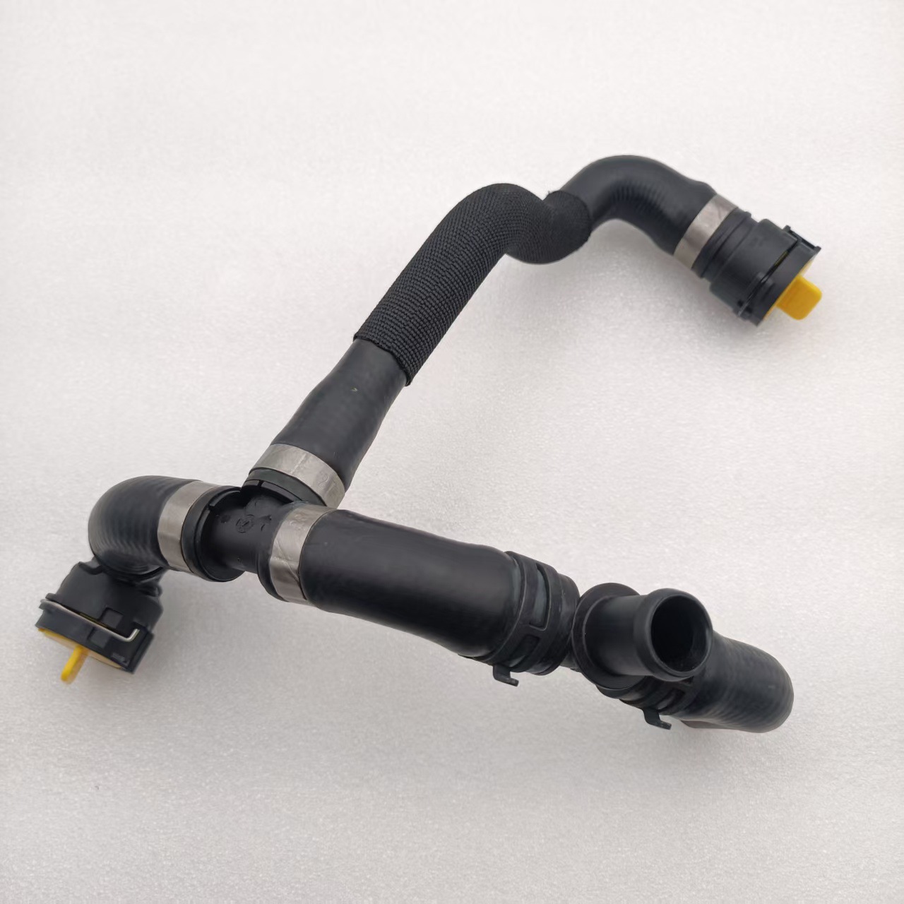 4G0122109AN is applicable to Audi A6L Volkswagen Huiang engine water pipe water tank antifreeze kettle sewer pipe