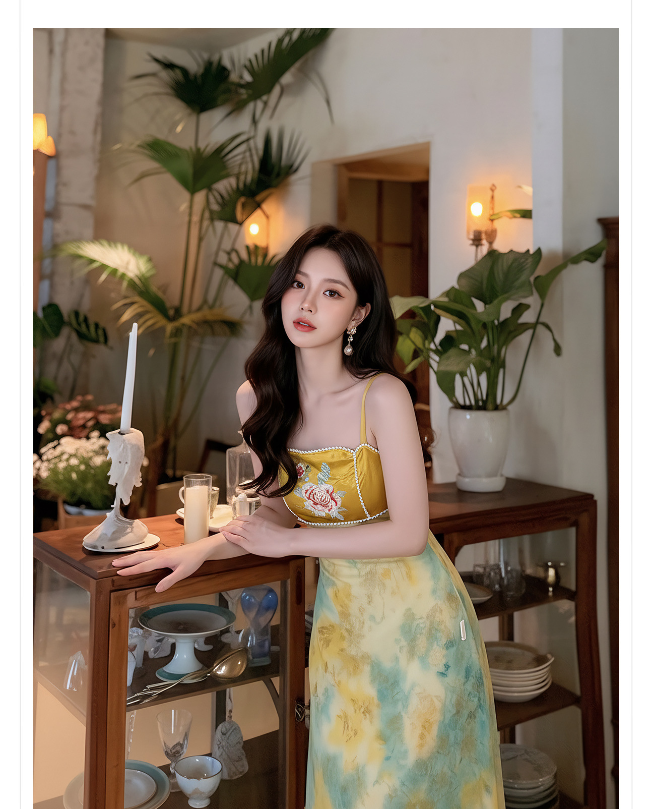 Bộ đầm dây tay không phối áo khoác thêu hoa văn cách tân cao cấp — bộ đồ, Đầu màu mơ, đầm dây chi tiết 2